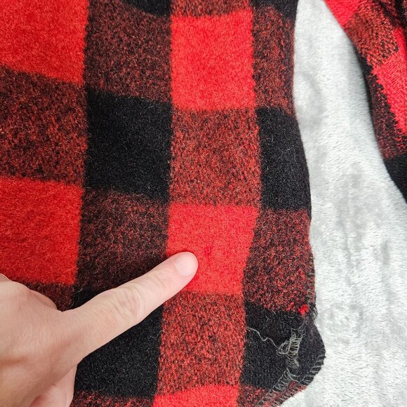 Vintage Woolrich Shirt Mens 17 Medium Wool Red Buffalo Plaid Shacket 50s READ - Picture 8 of 16